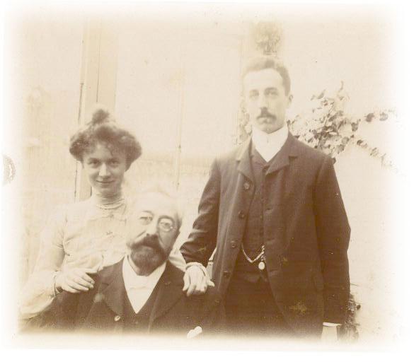 Picture of Alfred Barnard and family.jpg